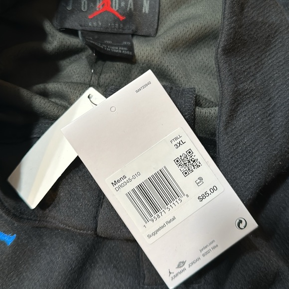 UCLA Bruins Men’s Jordan 1/4 Zip Pullover Retails For $85 - Picture 12 of 13